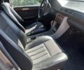 Серый Мерседес Е-Класс, объемом двигателя 2.5 л и пробегом 300 тыс. км за 2300 $, фото 2 на Automoto.ua