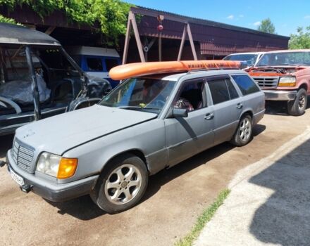 Мерседес Е-Класс 1990 в Киеве на Automoto.ua Серый Мерседес Е-Класс, объемом двигателя 3 л и пробегом 500 тыс. км за 1380 $, фото 1 на Automoto.ua