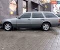 Серый Мерседес Е-Класс, объемом двигателя 2.5 л и пробегом 400 тыс. км за 2198 $, фото 2 на Automoto.ua