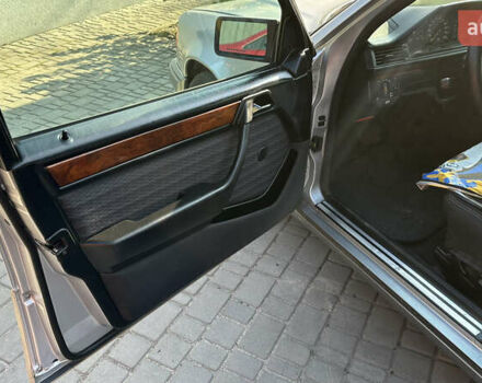 Серый Мерседес Е-Класс, объемом двигателя 3 л и пробегом 322 тыс. км за 3400 $, фото 23 на Automoto.ua