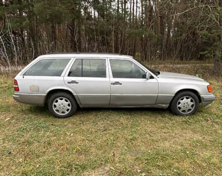 Серый Мерседес Е-Класс, объемом двигателя 3 л и пробегом 322 тыс. км за 3400 $, фото 6 на Automoto.ua