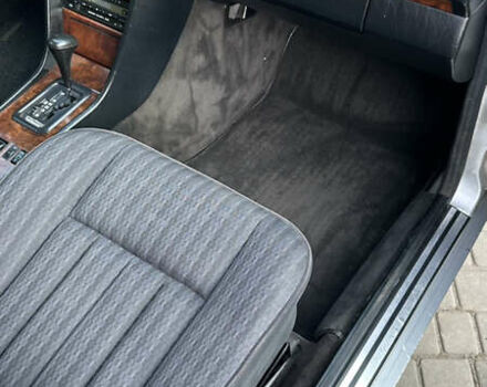 Серый Мерседес Е-Класс, объемом двигателя 3 л и пробегом 322 тыс. км за 3400 $, фото 16 на Automoto.ua