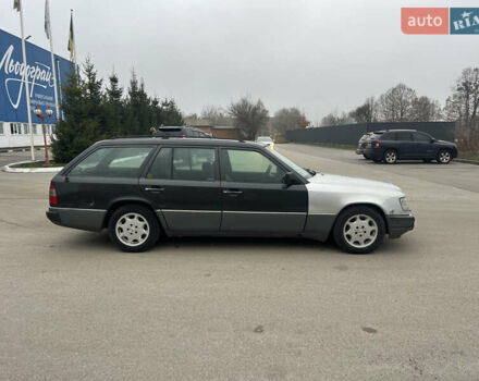 Серый Мерседес Е-Класс, объемом двигателя 2.8 л и пробегом 347 тыс. км за 1900 $, фото 3 на Automoto.ua