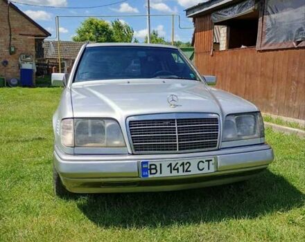 Серый Мерседес Е-Класс, объемом двигателя 2.5 л и пробегом 480 тыс. км за 4200 $, фото 5 на Automoto.ua