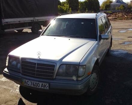 Сірий Мерседес Е-Клас, об'ємом двигуна 2 л та пробігом 270 тис. км за 2500 $, фото 2 на Automoto.ua