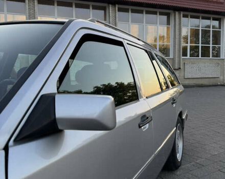 Сірий Мерседес Е-Клас, об'ємом двигуна 2.5 л та пробігом 300 тис. км за 6000 $, фото 9 на Automoto.ua