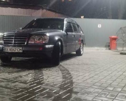 Серый Мерседес Е-Класс, объемом двигателя 2.2 л и пробегом 368 тыс. км за 4800 $, фото 3 на Automoto.ua