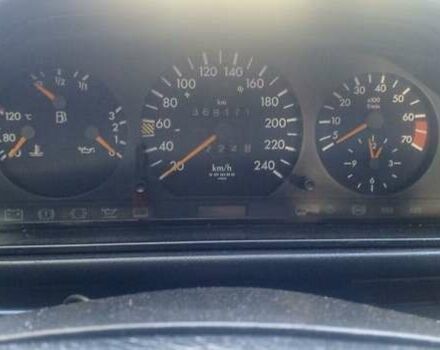 Серый Мерседес Е-Класс, объемом двигателя 2.2 л и пробегом 368 тыс. км за 4800 $, фото 10 на Automoto.ua