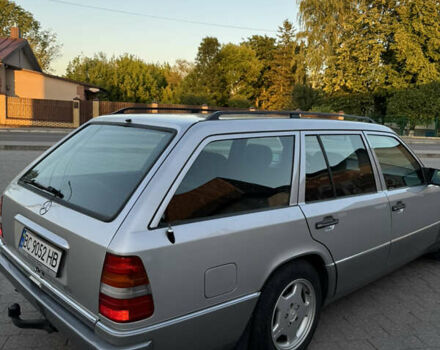 Сірий Мерседес Е-Клас, об'ємом двигуна 2.5 л та пробігом 300 тис. км за 6000 $, фото 16 на Automoto.ua