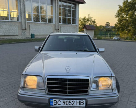 Сірий Мерседес Е-Клас, об'ємом двигуна 2.5 л та пробігом 300 тис. км за 6000 $, фото 3 на Automoto.ua