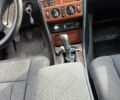 Сірий Мерседес Е-Клас, об'ємом двигуна 2.2 л та пробігом 280 тис. км за 2800 $, фото 2 на Automoto.ua