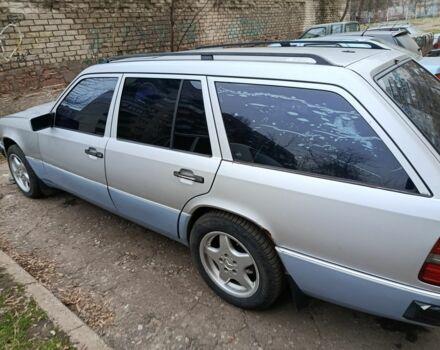 Сірий Мерседес Е-Клас, об'ємом двигуна 2.2 л та пробігом 594 тис. км за 2000 $, фото 4 на Automoto.ua