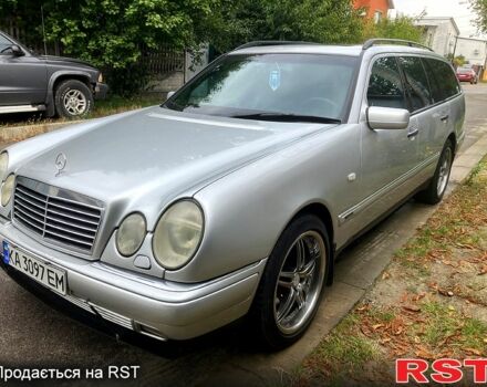 Серый Мерседес Е-Класс, объемом двигателя 3.2 л и пробегом 471 тыс. км за 3200 $, фото 5 на Automoto.ua