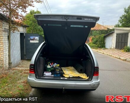 Серый Мерседес Е-Класс, объемом двигателя 3.2 л и пробегом 471 тыс. км за 3200 $, фото 8 на Automoto.ua