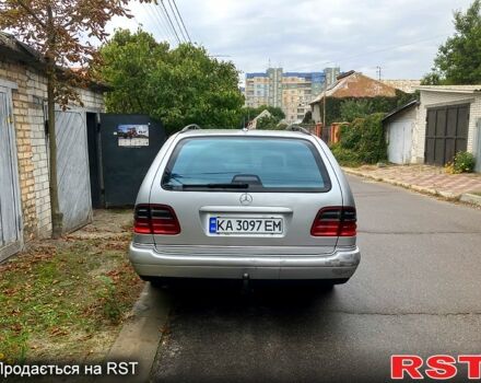 Серый Мерседес Е-Класс, объемом двигателя 3.2 л и пробегом 471 тыс. км за 3200 $, фото 3 на Automoto.ua