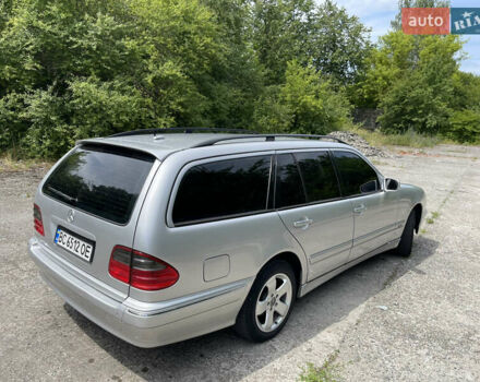Сірий Мерседес Е-Клас, об'ємом двигуна 2.4 л та пробігом 332 тис. км за 3999 $, фото 6 на Automoto.ua
