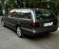 Серый Мерседес Е-Класс, объемом двигателя 2.2 л и пробегом 185 тыс. км за 3500 $, фото 5 на Automoto.ua