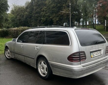 Мерседес Е-Клас 2000 у Луцьку на Automoto.ua Сірий Мерседес Е-Клас, об'ємом двигуна 3.2 л та пробігом 285 тис. км за 3300 $, фото 1 на Automoto.ua