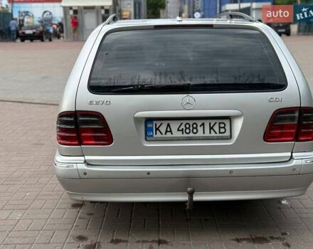 Серый Мерседес Е-Класс, объемом двигателя 2.69 л и пробегом 497 тыс. км за 4200 $, фото 10 на Automoto.ua