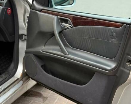 Серый Мерседес Е-Класс, объемом двигателя 2.69 л и пробегом 497 тыс. км за 4200 $, фото 18 на Automoto.ua