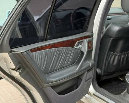 Серый Мерседес Е-Класс, объемом двигателя 2.69 л и пробегом 497 тыс. км за 4200 $, фото 21 на Automoto.ua