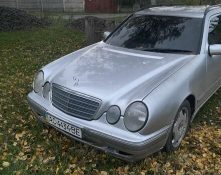Мерседес Е-Клас 2000 у Луцьку на Automoto.ua Сірий Мерседес Е-Клас, об'ємом двигуна 3.2 л та пробігом 285 тис. км за 3300 $, фото 7 на Automoto.ua