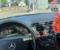 Серый Мерседес Е-Класс, объемом двигателя 2 л и пробегом 341 тыс. км за 3900 $, фото 7 на Automoto.ua