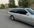 Серый Мерседес Е-Класс, объемом двигателя 3.2 л и пробегом 494 тыс. км за 3999 $, фото 4 на Automoto.ua