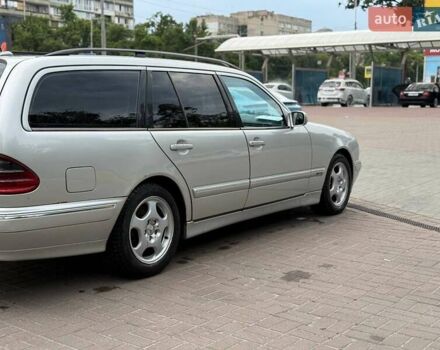 Серый Мерседес Е-Класс, объемом двигателя 2.69 л и пробегом 497 тыс. км за 4200 $, фото 7 на Automoto.ua