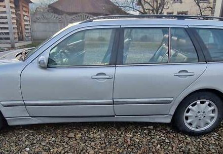 Серый Мерседес Е-Класс, объемом двигателя 2.7 л и пробегом 532 тыс. км за 4750 $, фото 5 на Automoto.ua