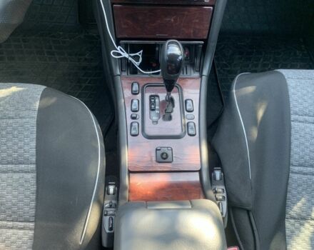 Серый Мерседес Е-Класс, объемом двигателя 2.1 л и пробегом 347 тыс. км за 3200 $, фото 9 на Automoto.ua