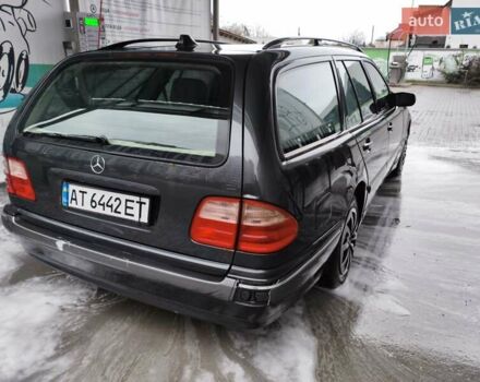 Сірий Мерседес Е-Клас, об'ємом двигуна 2 л та пробігом 442 тис. км за 3200 $, фото 4 на Automoto.ua