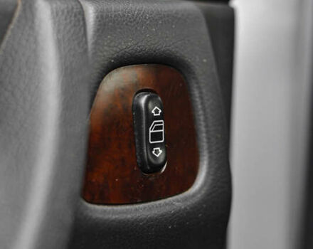 Серый Мерседес Е-Класс, объемом двигателя 2 л и пробегом 511 тыс. км за 3899 $, фото 28 на Automoto.ua