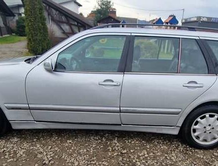 Серый Мерседес Е-Класс, объемом двигателя 2.69 л и пробегом 530 тыс. км за 5000 $, фото 5 на Automoto.ua