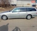 Серый Мерседес Е-Класс, объемом двигателя 2.2 л и пробегом 389 тыс. км за 4500 $, фото 5 на Automoto.ua