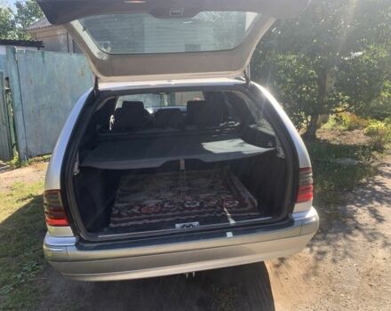 Серый Мерседес Е-Класс, объемом двигателя 2.1 л и пробегом 347 тыс. км за 3200 $, фото 4 на Automoto.ua