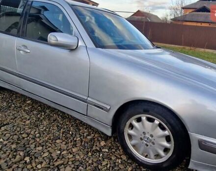 Серый Мерседес Е-Класс, объемом двигателя 2.7 л и пробегом 532 тыс. км за 4300 $, фото 2 на Automoto.ua