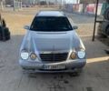 Сірий Мерседес Е-Клас, об'ємом двигуна 2.2 л та пробігом 420 тис. км за 3400 $, фото 1 на Automoto.ua
