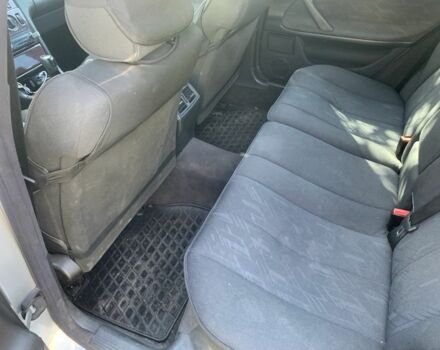 Серый Мерседес Е-Класс, объемом двигателя 2.1 л и пробегом 347 тыс. км за 3200 $, фото 5 на Automoto.ua