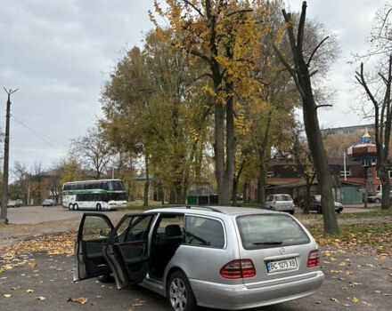 Серый Мерседес Е-Класс, объемом двигателя 2 л и пробегом 511 тыс. км за 3899 $, фото 25 на Automoto.ua