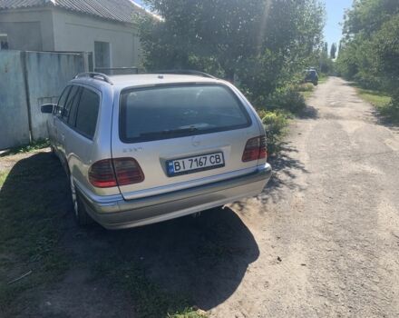 Серый Мерседес Е-Класс, объемом двигателя 2.1 л и пробегом 347 тыс. км за 3200 $, фото 3 на Automoto.ua