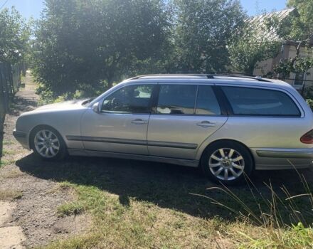 Серый Мерседес Е-Класс, объемом двигателя 2.1 л и пробегом 347 тыс. км за 3200 $, фото 1 на Automoto.ua