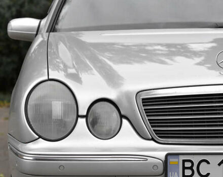 Серый Мерседес Е-Класс, объемом двигателя 2 л и пробегом 511 тыс. км за 3899 $, фото 4 на Automoto.ua