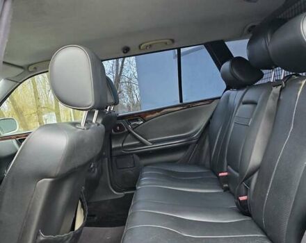 Сірий Мерседес Е-Клас, об'ємом двигуна 3.2 л та пробігом 300 тис. км за 2999 $, фото 8 на Automoto.ua