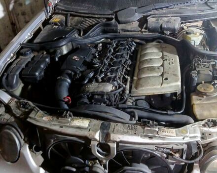 Серый Мерседес Е-Класс, объемом двигателя 3.2 л и пробегом 475 тыс. км за 4200 $, фото 8 на Automoto.ua