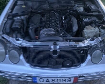 Мерседес Е-Клас 2002 у Києві на Automoto.ua Сірий Мерседес Е-Клас, об'ємом двигуна 3.2 л та пробігом 320 тис. км за 2150 $, фото 6 на Automoto.ua