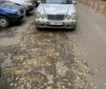Мерседес Е-Клас 2002 у Києві на Automoto.ua Сірий Мерседес Е-Клас, об'ємом двигуна 3.2 л та пробігом 320 тис. км за 2150 $, фото 1 на Automoto.ua