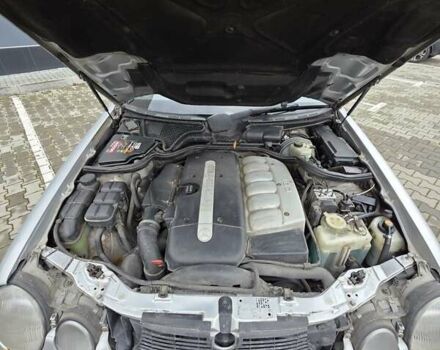 Сірий Мерседес Е-Клас, об'ємом двигуна 3.2 л та пробігом 300 тис. км за 2999 $, фото 4 на Automoto.ua