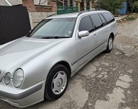 Серый Мерседес Е-Класс, объемом двигателя 2.15 л и пробегом 320 тыс. км за 4700 $, фото 6 на Automoto.ua