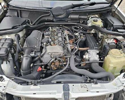 Серый Мерседес Е-Класс, объемом двигателя 2.15 л и пробегом 320 тыс. км за 4700 $, фото 23 на Automoto.ua